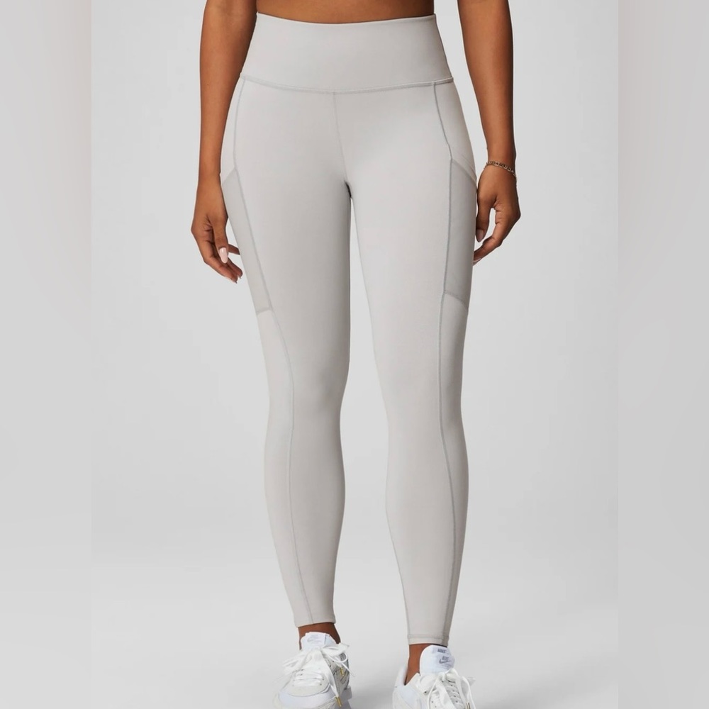 NWT On-The-Go PowerHold® High-Waisted Legging